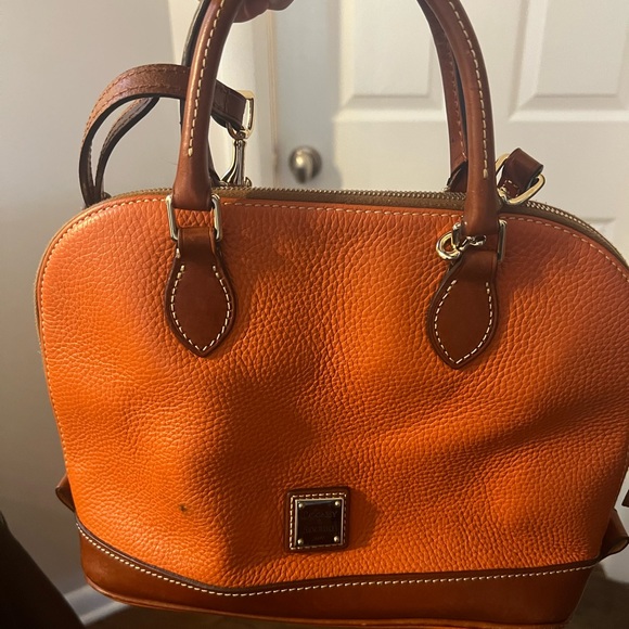 Dooney and Bourke handbag - Picture 2 of 11